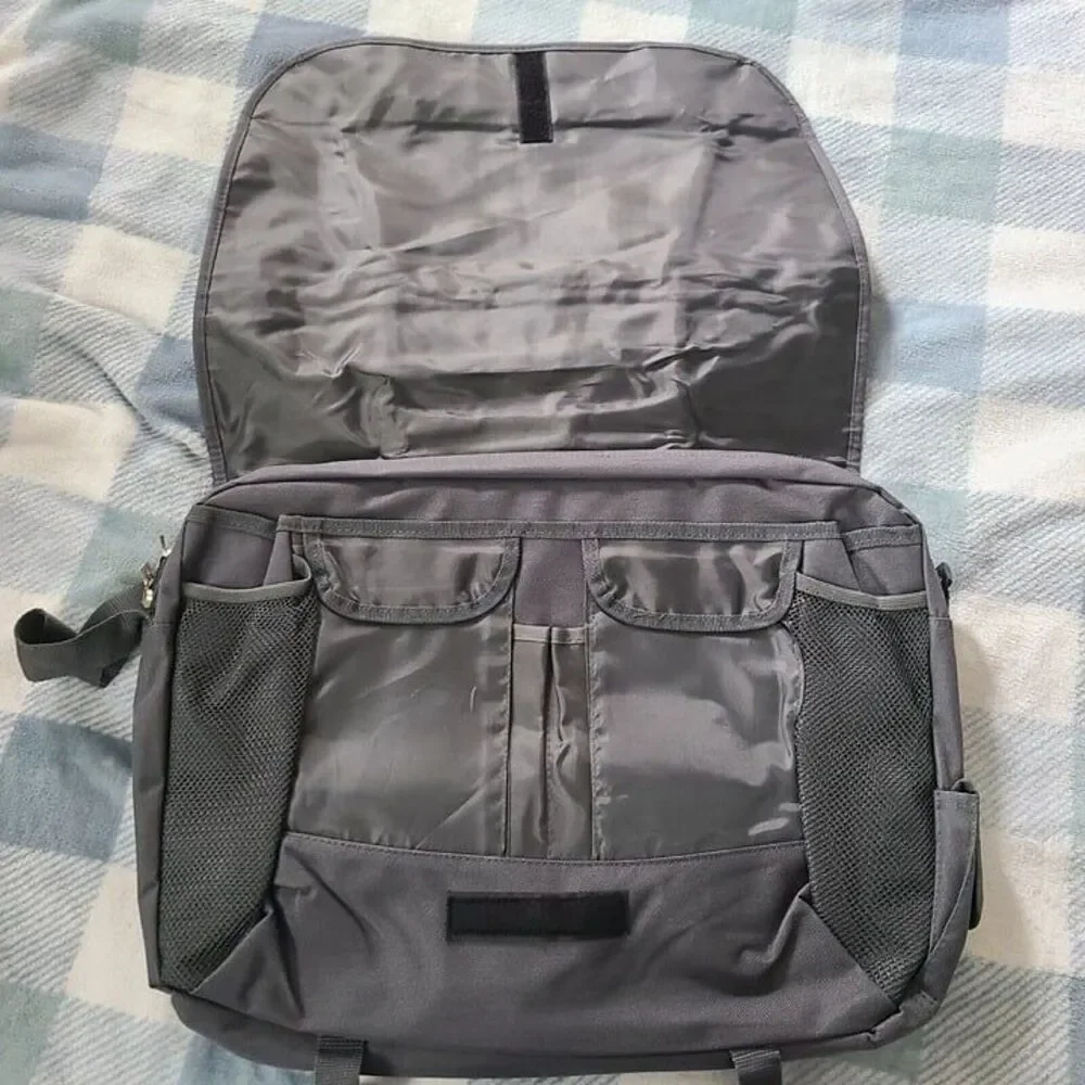 Guess  Messenger Bag Gray  nylon Unisex Crossbody Bag padded new  19x14